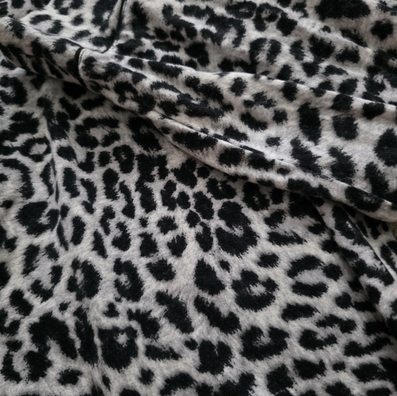 Soma Leopard Print Longsleeve Sleep Shirt Women S Black White Gray - Picture 4 of 7